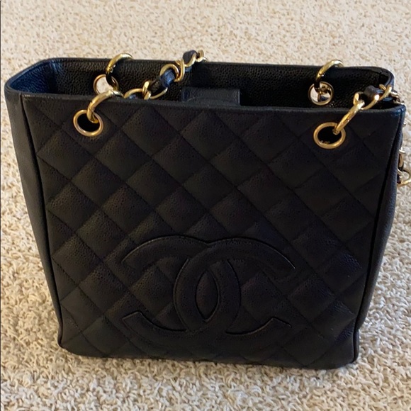 Black amazing condition Chanel quilted shoulder - Picture 6 of 10